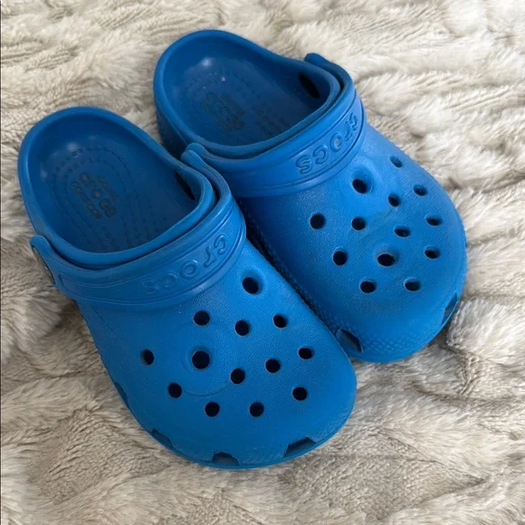 Crocs Kids Blue Clogs - Picture 1 of 2